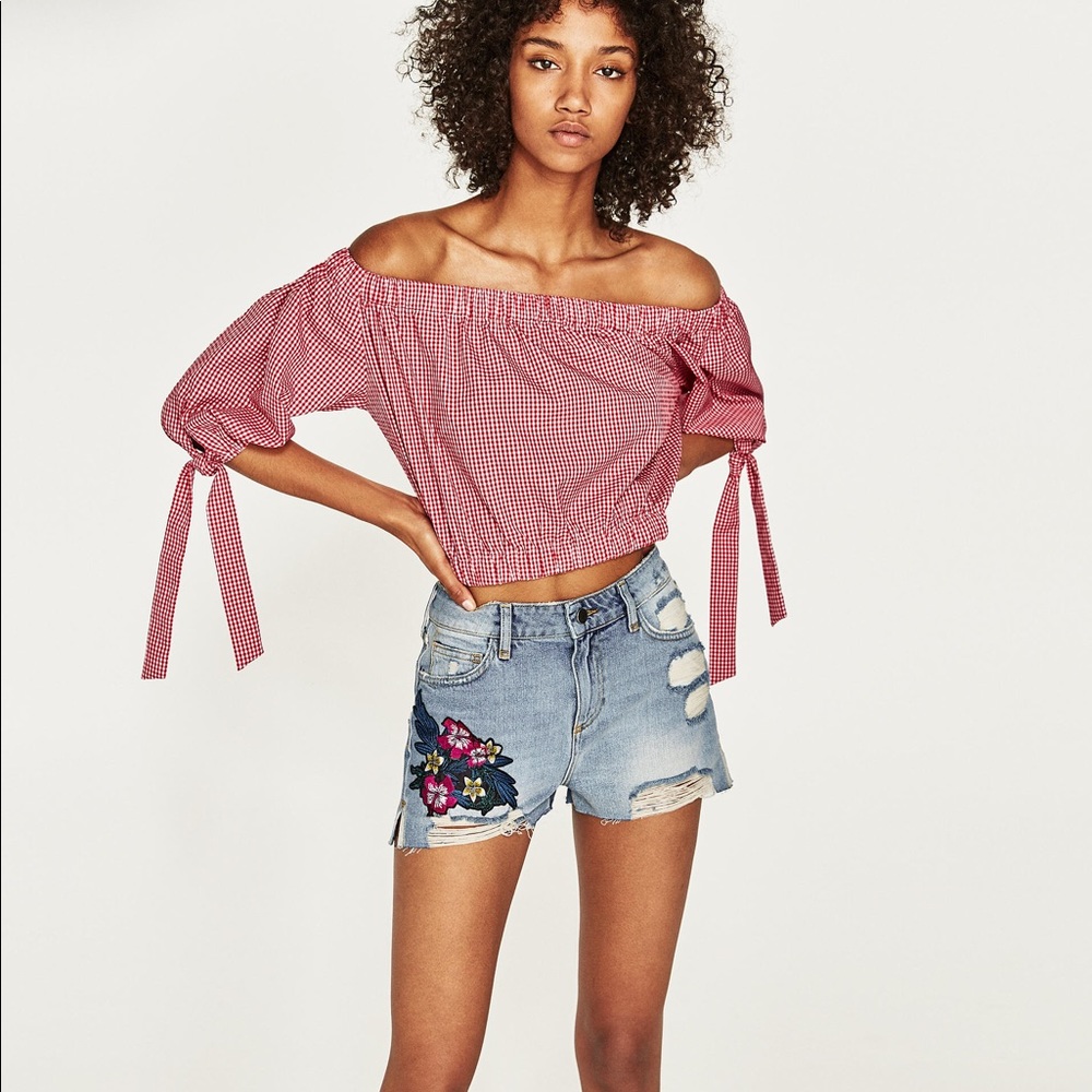 NWT Zara Denim Jean Shorts with Floral Patches - Picture 7 of 8